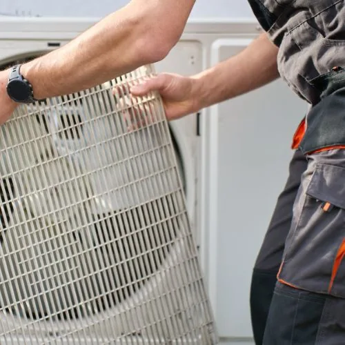 Nettoyage de la grille et de l'échangeur d'une pompe à chaleur
